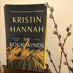 Kristin Hannah "The Four Winds" Paperback